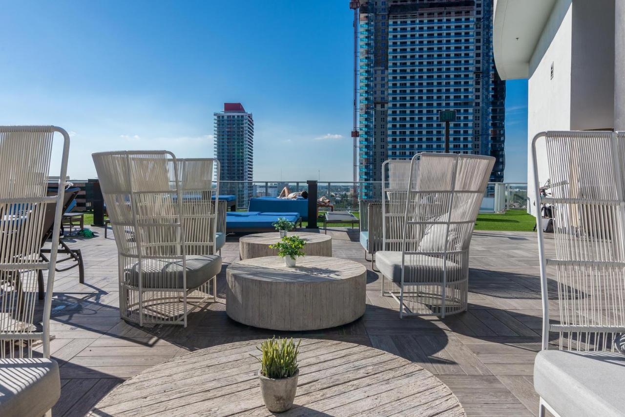 Seashore Resort - 2 Bedroom Right On The Beach Direct Ocean-View With Amenities On The Rooftop هوليوود المظهر الخارجي الصورة